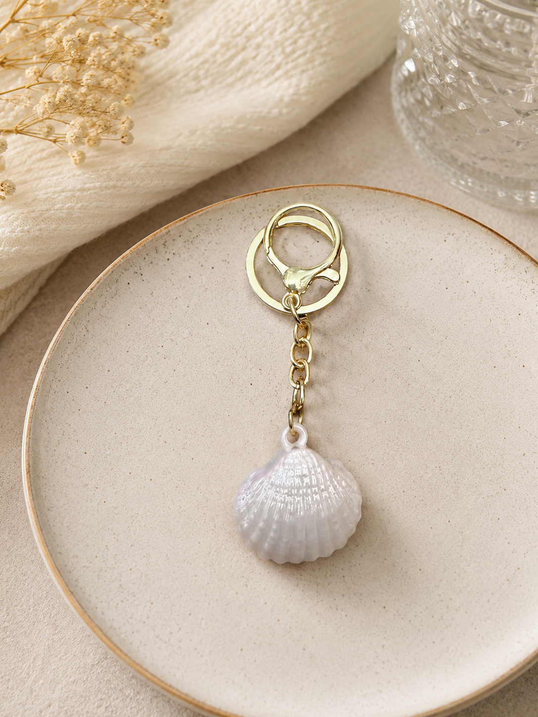 Premium Seashell Keychain for Women & Girls | Elegant Pearl Shell Charm Key Ring | Cute Ocean Inspired Bag & Car Accessory Gift
